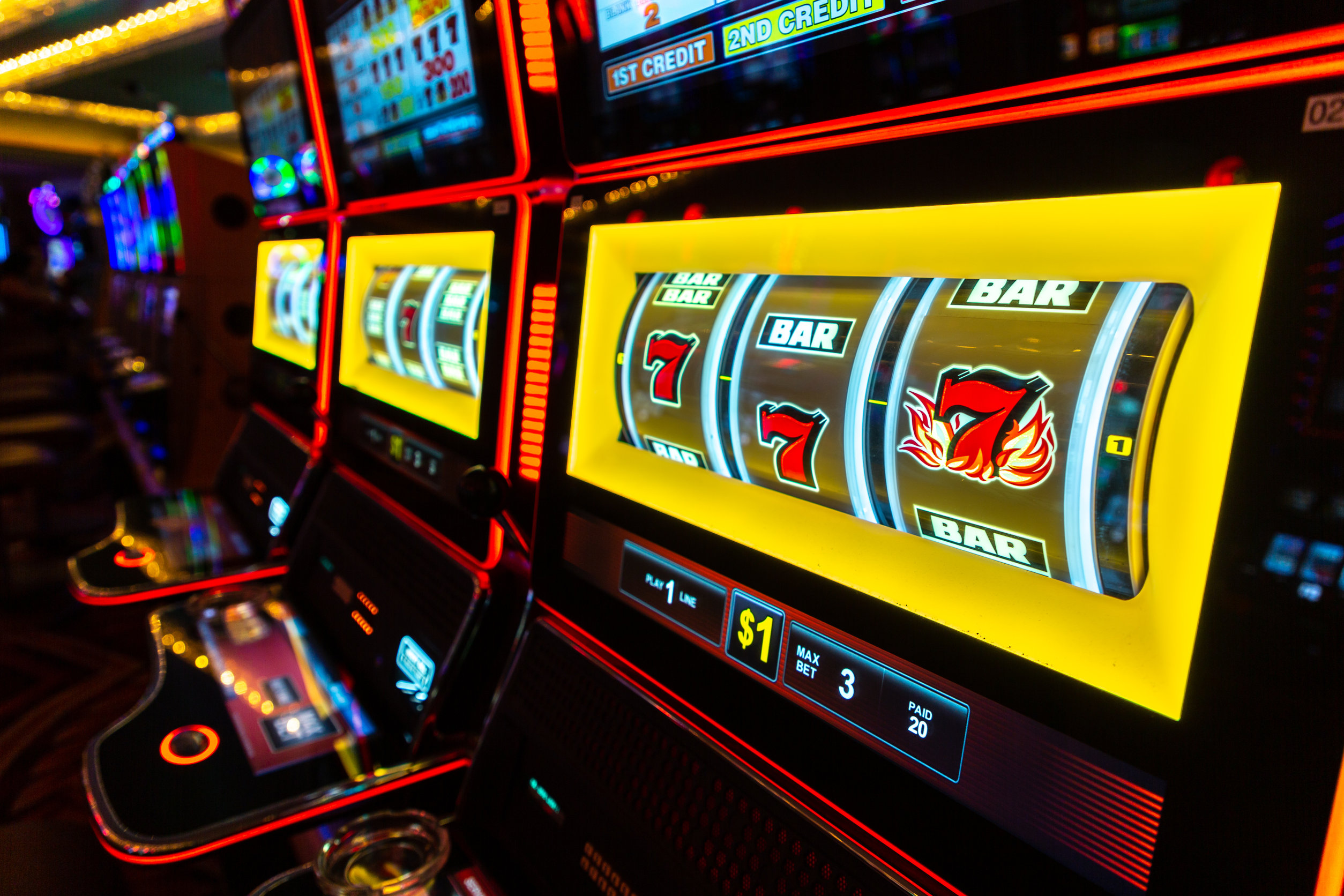 How to Play Slots: Expert Tips and Strategies for Beginners and Pros